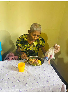 Elders home in Sri Lanka, Sujatha Elders Home, alms_giving