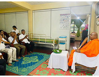 Elders home in Sri Lanka, Sujatha Elders Home, alms_giving