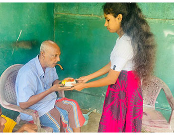 Elders home in Sri Lanka, Panadura Elders caring home, Sujatha Elders Home, alms_giving