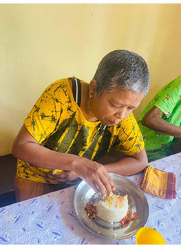 Elders home in Sri Lanka, Panadura Elders caring home, Sujatha Elders Home, alms_giving