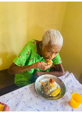 Elders home in Sri Lanka, Panadura Elders caring home, Sujatha Elders Home, alms_giving
