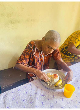 Elders home in Sri Lanka, Panadura Elders caring home, Sujatha Elders Home, alms_giving
