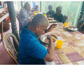 Elders home in Sri Lanka, Panadura Elders caring home, Sujatha Elders Home, alms_giving