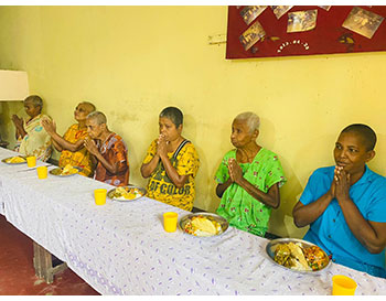 Elders home in Sri Lanka, Panadura Elders caring home, Sujatha Elders Home, alms_giving