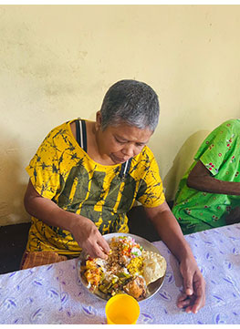 Elders home in Sri Lanka, Panadura Elders caring home, Sujatha Elders Home, alms_giving