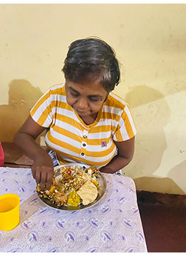 Elders home in Sri Lanka, Panadura Elders caring home, Sujatha Elders Home, alms_giving