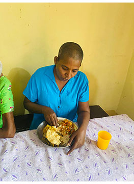 Elders home in Sri Lanka, Panadura Elders caring home, Sujatha Elders Home, alms_giving