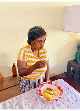 Elders home in Sri Lanka, Panadura Elders caring home, Sujatha Elders Home, alms_giving