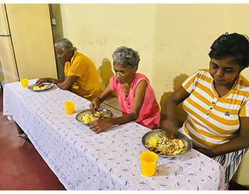 Elders home in Sri Lanka, Panadura Elders caring home, Sujatha Elders Home, alms_giving