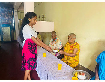 Elders home in Sri Lanka, Panadura Elders caring home, Sujatha Elders Home, alms_giving
