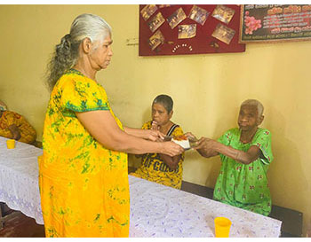 Elders home in Sri Lanka, Panadura Elders caring home, Sujatha Elders Home, alms_giving