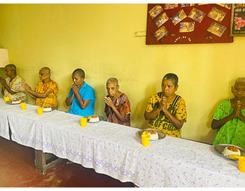 Elders home in Sri Lanka, Panadura Elders caring home, Sujatha Elders Home, alms_giving