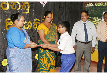  Dr U. A. Swarna Priyanthi, ආචාර්ය ස්වර්ණා ප්‍රියන්ති මැතිණිය